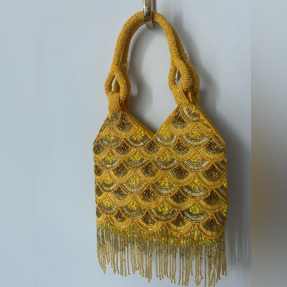 Viral Beaded Gold Yellow Fringe Bag - Picture 4 of 4